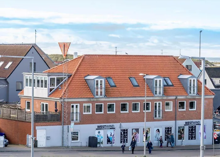 891-hvide-sande-bredgade-1-nr-1 *